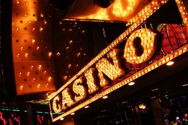 Live dealer table interface on stars77 login mobile app
